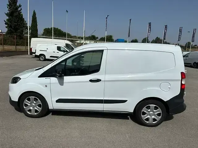 Usado Ford Transit Courier Trend 100 CV (73 kW) 2022 Blanco Van