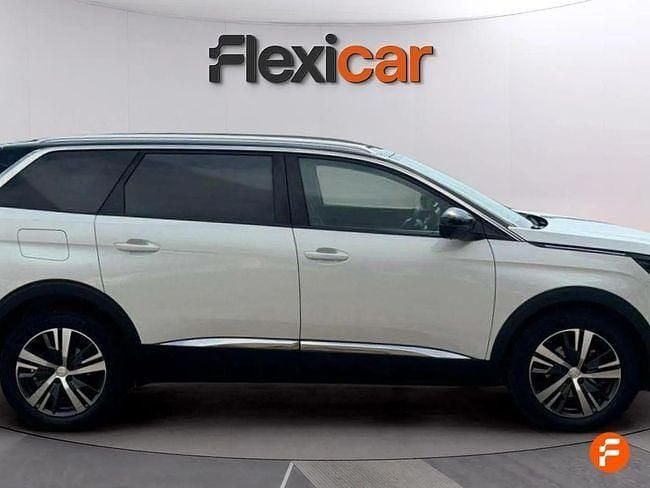 Usado Peugeot 5008 Allure 130 CV (95 kW) 2020 Blanco Monovolumen