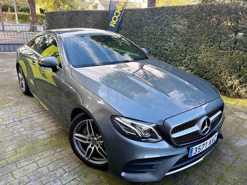 Usado Mercedes E220 194 CV (142 kW) 2019 Gris / plata Coupe