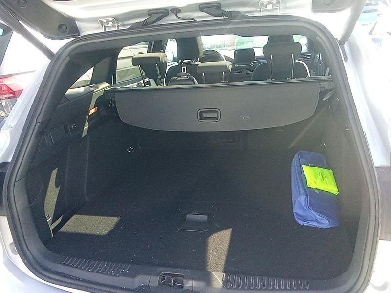 Usado Ford Focus ST-Line X 120 CV (88 kW) 2020 Gris Utilitario