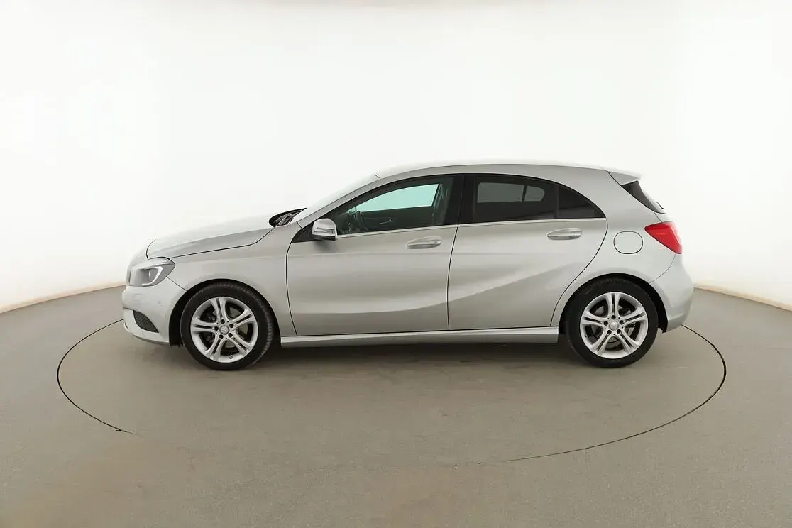Usado Mercedes A200 Urban 135 CV (99 kW) 2015 Gris Berlina