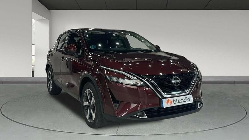 Usado Nissan Qashqai N-Connecta 158 CV (116 kW) 2023 Granate burgundy metalizado SUV