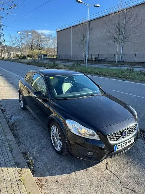 Usado Volvo C30 Momentum 115 CV (84 kW) 2011 Negro Utilitario