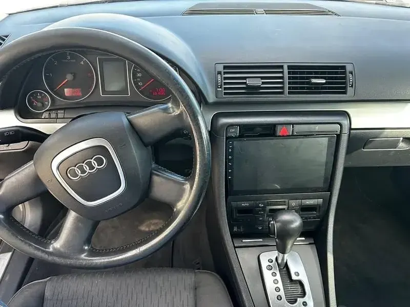 Usado Audi A4 140 CV (102 kW) 2005 Negro Familiar