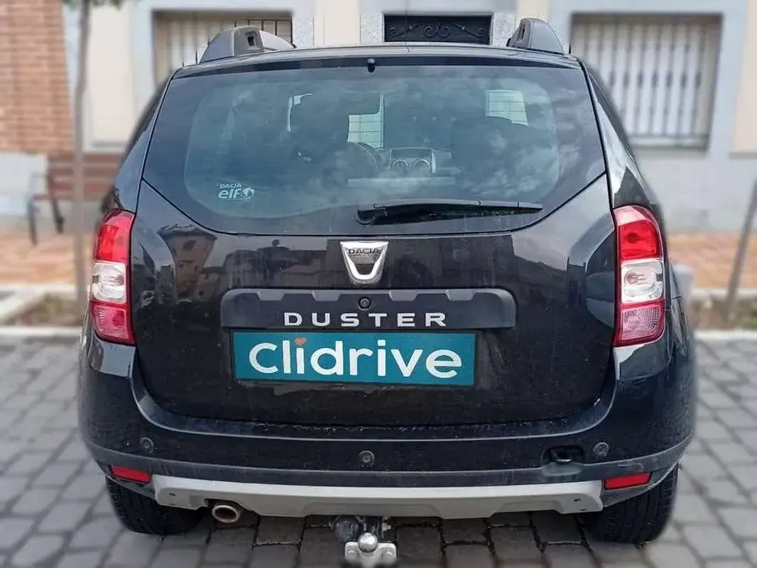Usado Dacia Duster Lauréate 109 HP (80 kW) 2016 Preto SUV