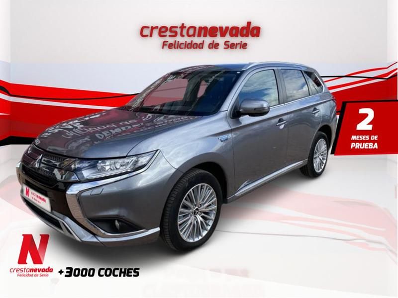 Usado Mitsubishi Outlander P-HEV Motion 224 CV (164 kW) 2020 Gris / plata