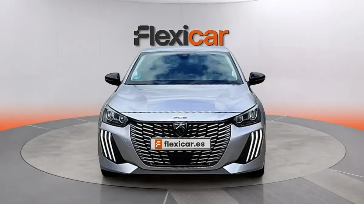 Usado Peugeot 208 Allure 101 CV (74 kW) 2025 Gris Utilitario