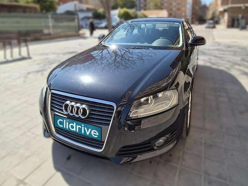 Usado Audi A3 Sportback Ambition 122 CV (89 kW) 2010 Negro Utilitario