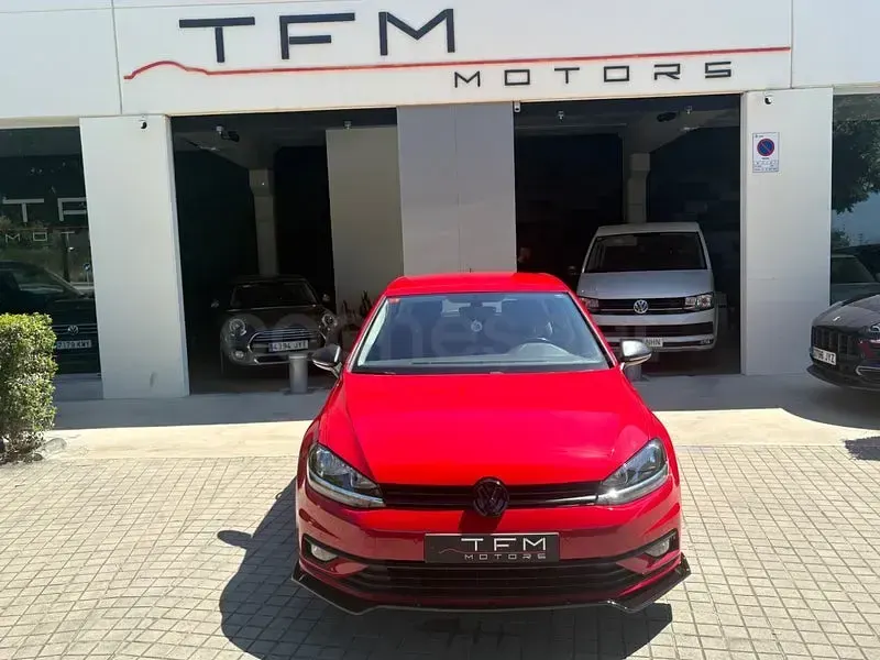 Usado VW Golf VII Advance 115 CV (84 kW) 2019 Rojo Berlina