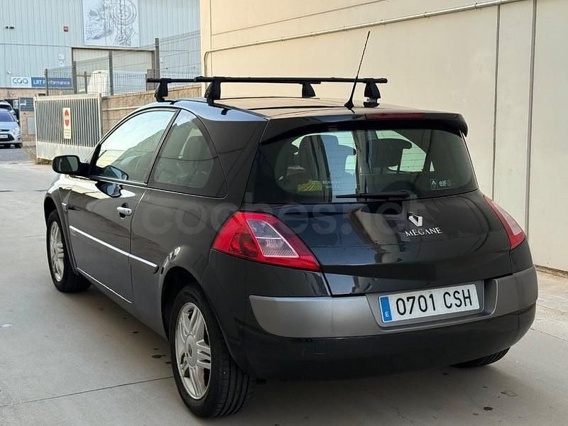 Usado Renault Mégane II Authentique 115 CV (84 kW) 2004 Negro Berlina