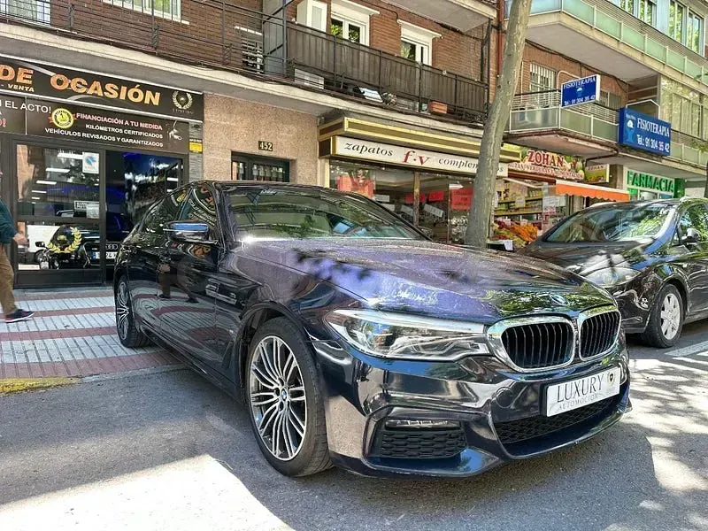 Usado BMW 530e Comfort Edition 252 CV (185 kW) 2019 Negro Berlina
