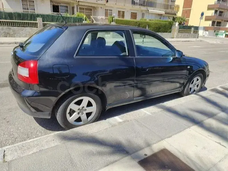 Usado Audi A3 Ambiente 115 CV (84 kW) 2003 Azul Utilitario
