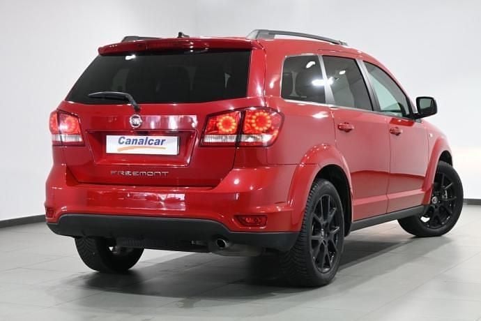Usado Fiat Freemont 140 CV (102 kW) 2014 Rojo SUV