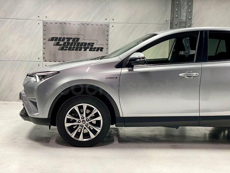 Usado Toyota RAV4 Hybrid Advance 197 CV (144 kW) 2018 Gris / plata SUV