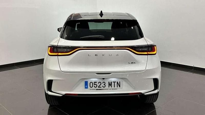 Usado Lexus LBX 137 CV (100 kW) 2024 Blanco SUV