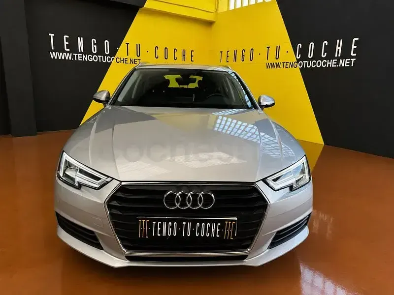 Usado Audi A4 Advanced Plus 150 CV (110 kW) 2019 Gris / plata Familiar