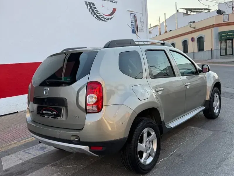 Usado Dacia Duster Lauréate 107 CV (78 kW) 2012 Beige SUV