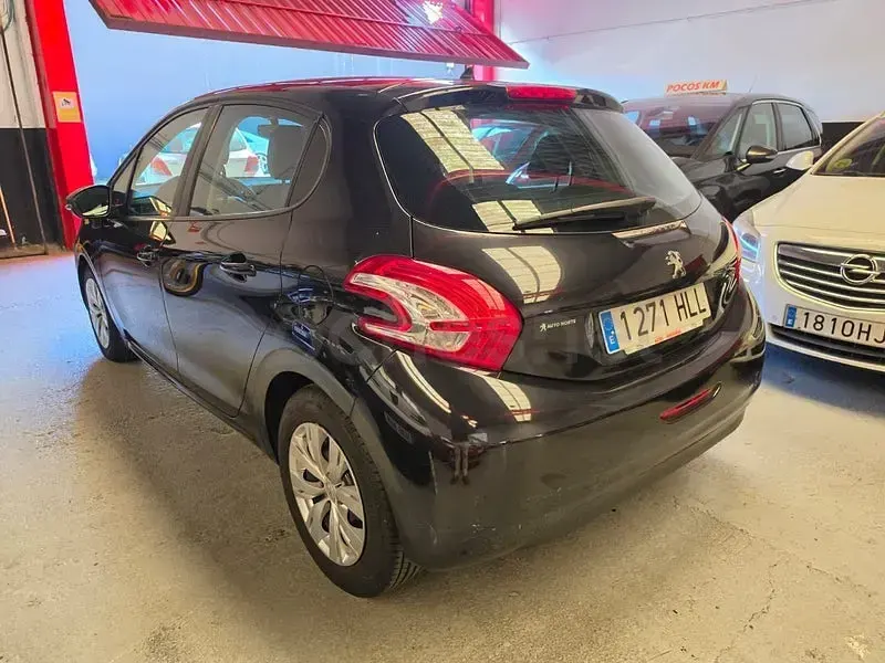 Usado Peugeot 208 Active 68 CV (50 kW) 2012 Negro Utilitario