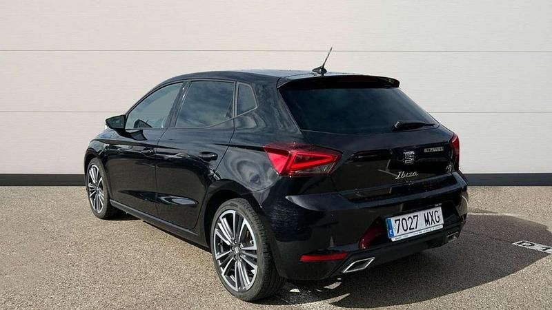 Usado Seat Ibiza FR 151 CV (111 kW) 2024 Negro Utilitario