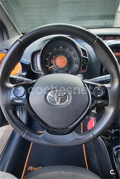 Usado Toyota Aygo X-play 72 CV (52 kW) 2021 Negro Utilitario