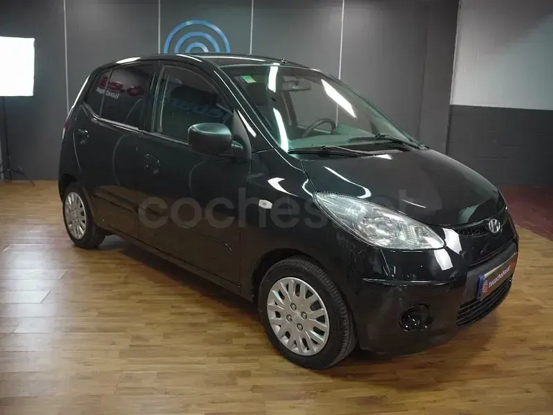 Usado Hyundai i10 Comfort 78 CV (57 kW) 2011 Negro Utilitario