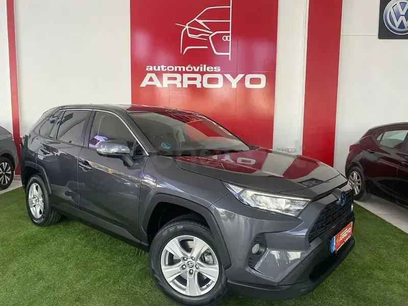 Usado Toyota RAV4 Hybrid Business Edition 222 CV (163 kW) 2021 Gris / plata SUV
