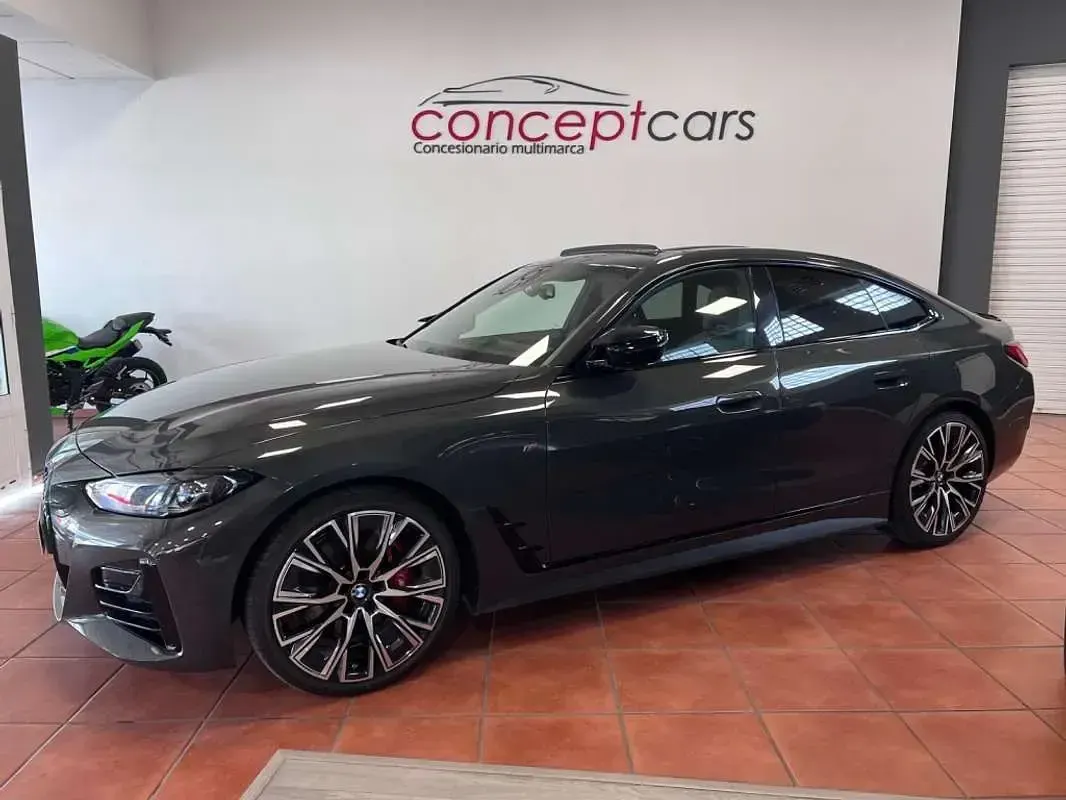 Käytetty BMW M440 Sport Line 374 HP (275 kW) 2024 Harmaa Sedan