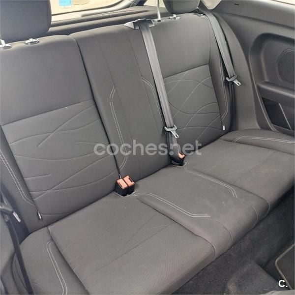 Usado Ford Fiesta Trend 100 CV (73 kW) 2014 Azul Utilitario