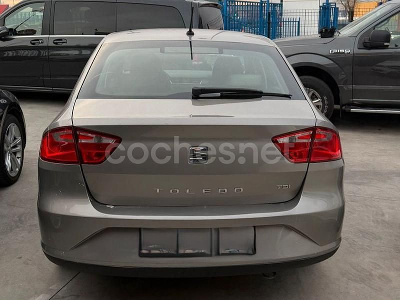 Usado Seat Toledo Reference 115 CV (84 kW) 2016 Beige Berlina