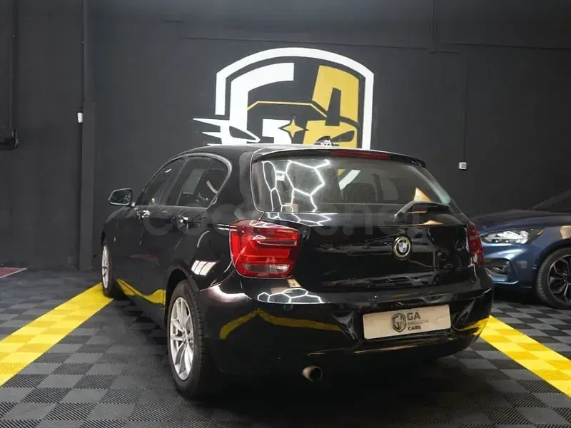 Usado BMW 118 Comfort Edition 170 CV (125 kW) 2014 Negro Utilitario