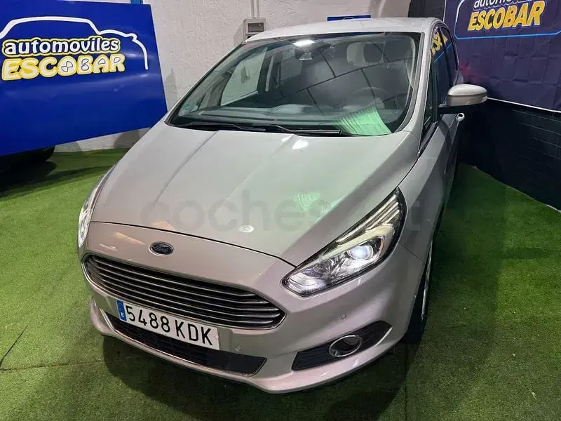 Usado Ford S-MAX Titanium 150 CV (110 kW) 2017 Gris / plata Monovolumen