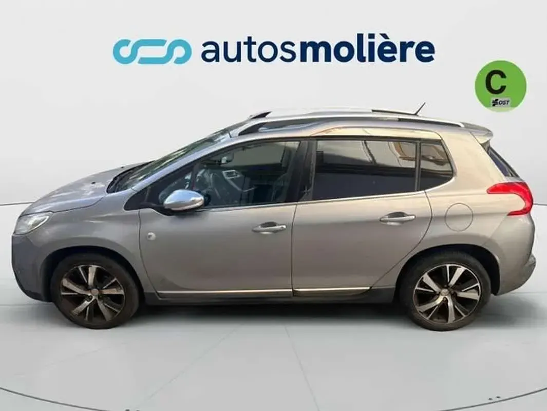 Usado Peugeot 2008 Allure 100 CV (73 kW) 2015 Gris SUV