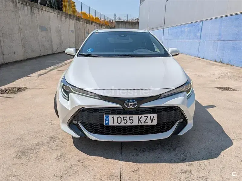 Usado Toyota Corolla Sport 180 CV (132 kW) 2019 Blanco Familiar