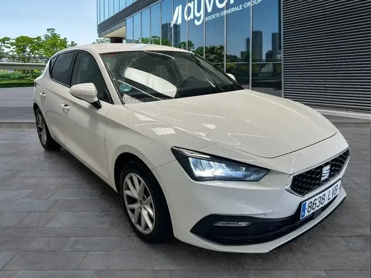 Usado Seat Leon Style 116 CV (85 kW) 2021 Blanco Utilitario