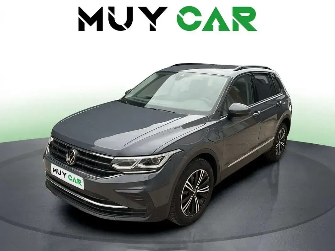 Usado VW Tiguan Life 245 CV (180 kW) 2022 Gris SUV