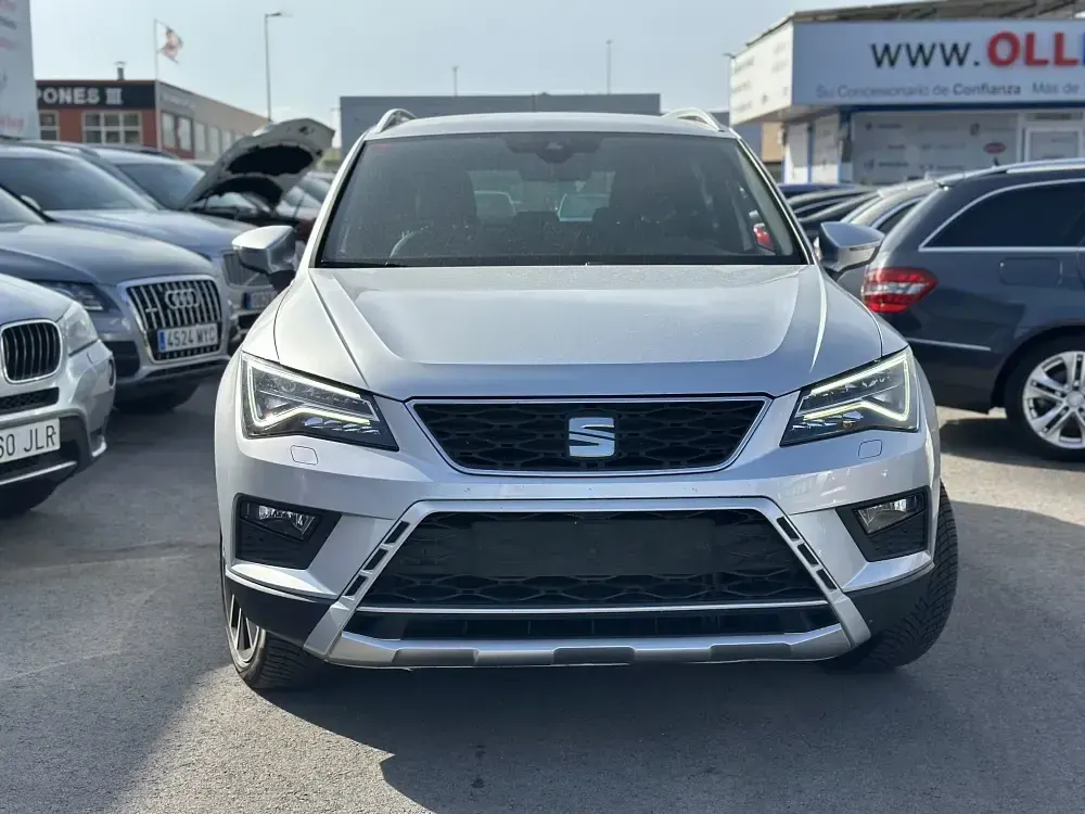 Usado Seat Ateca 4Drive 150 CV (110 kW) 2016 Plata metalico SUV