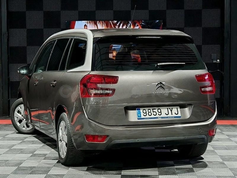 Usado Citroën Grand C4 Picasso Live 130 CV (95 kW) 2017 Gris / plata Monovolumen