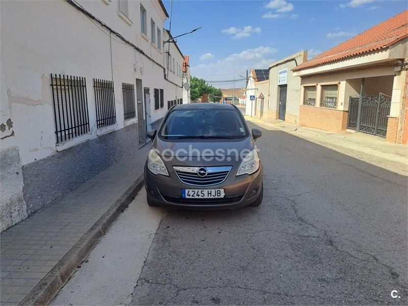 Beige Usado 2011 Opel Meriva Excellence Monovolumen | 3500 € (Precio justo) - Imagen 1/4