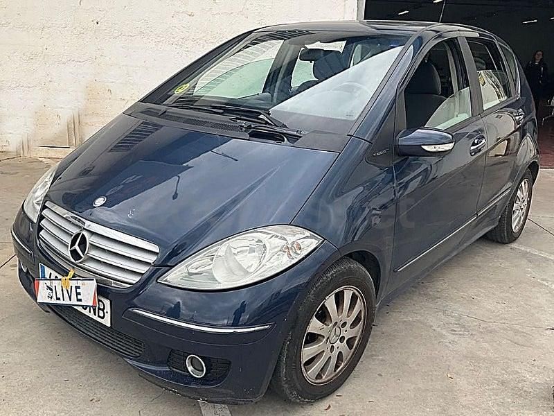 Usado Mercedes A160 Elegance 82 CV (60 kW) 2005 Azul Monovolumen