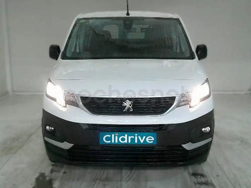 Usado Peugeot Rifter Active 100 CV (73 kW) 2021 Blanco Monovolumen