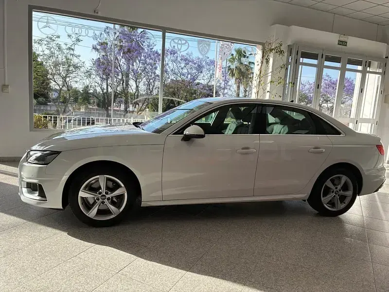 Usado Audi A4 Advanced Plus 136 CV (100 kW) 2021 Blanco Berlina