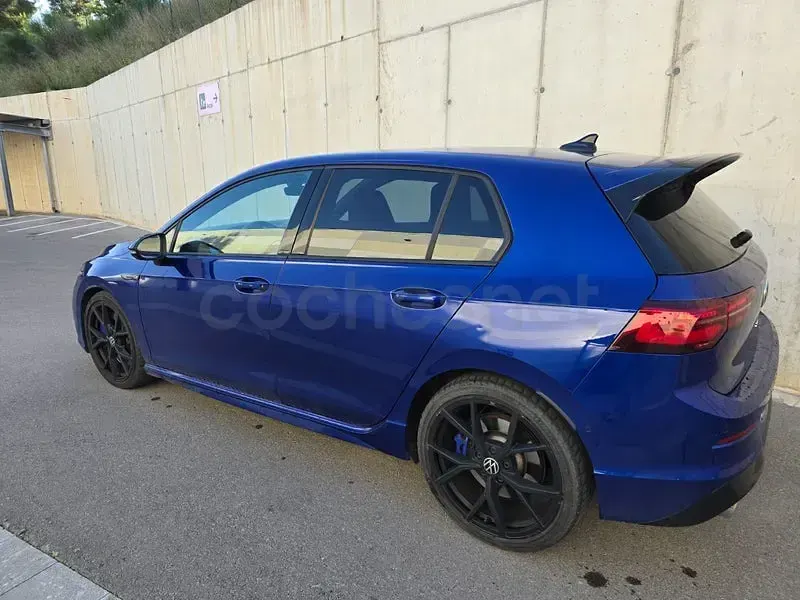 Usado VW Golf VIII R 320 CV (235 kW) 2022 Azul Berlina