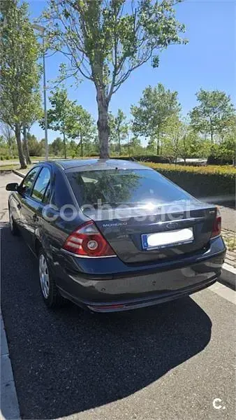 Usado Ford Mondeo Trend 130 CV (95 kW) 2007 Gris / plata Berlina