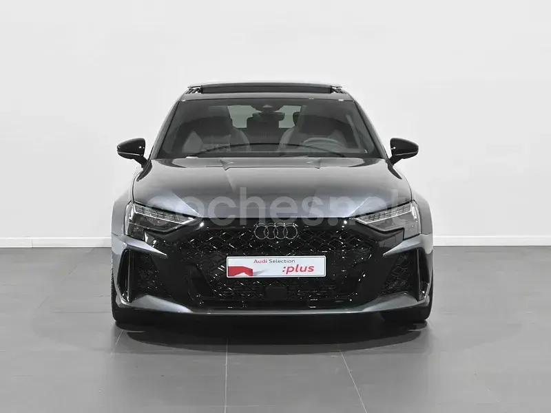 Usado Audi RS3 Sport 400 CV (294 kW) 2025 Gris / plata Berlina