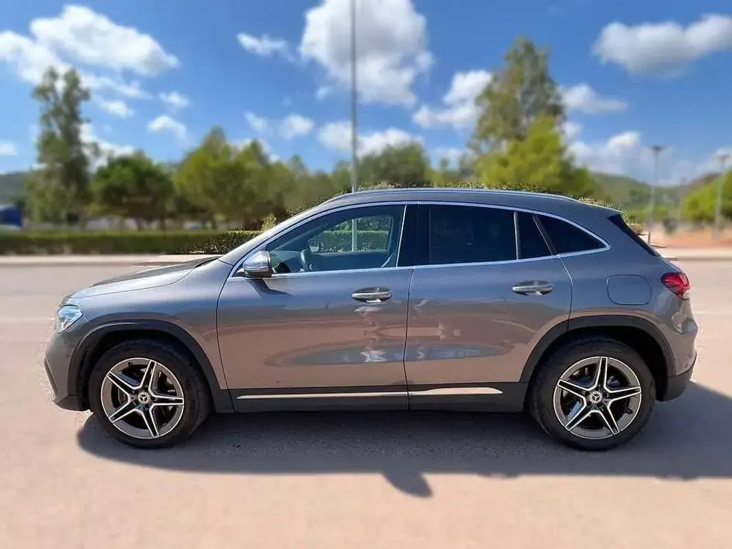 Usado Mercedes GLA250 218 CV (160 kW) 2023 Gris SUV