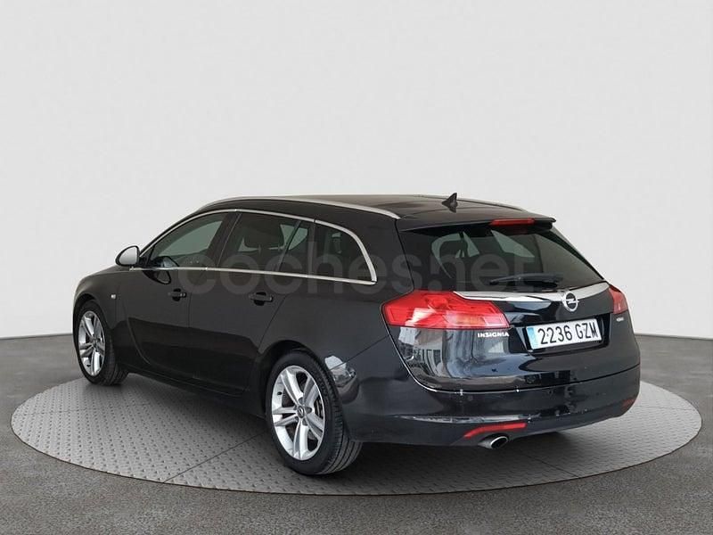 Usado Opel Insignia Sport 160 CV (117 kW) 2010 Negro Familiar