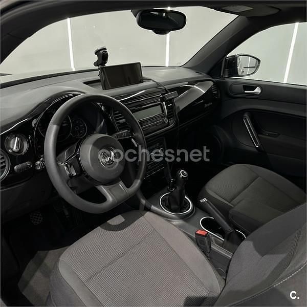 Usado VW Beetle Design 105 CV (77 kW) 2012 Negro Utilitario