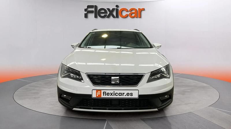 Usado Seat Leon ST Style 150 CV (110 kW) 2018 Blanco Familiar