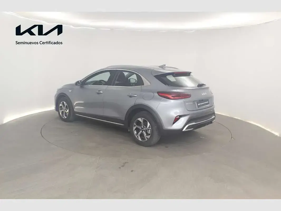 Usado Kia XCeed 101 CV (74 kW) 2025 Plateado SUV