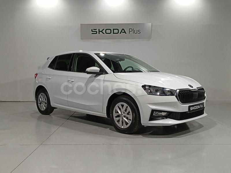 Blanco Usado 2025 Skoda Fabia Selection Berlina | 17.900 € (Super precio) - Imagen 1/4